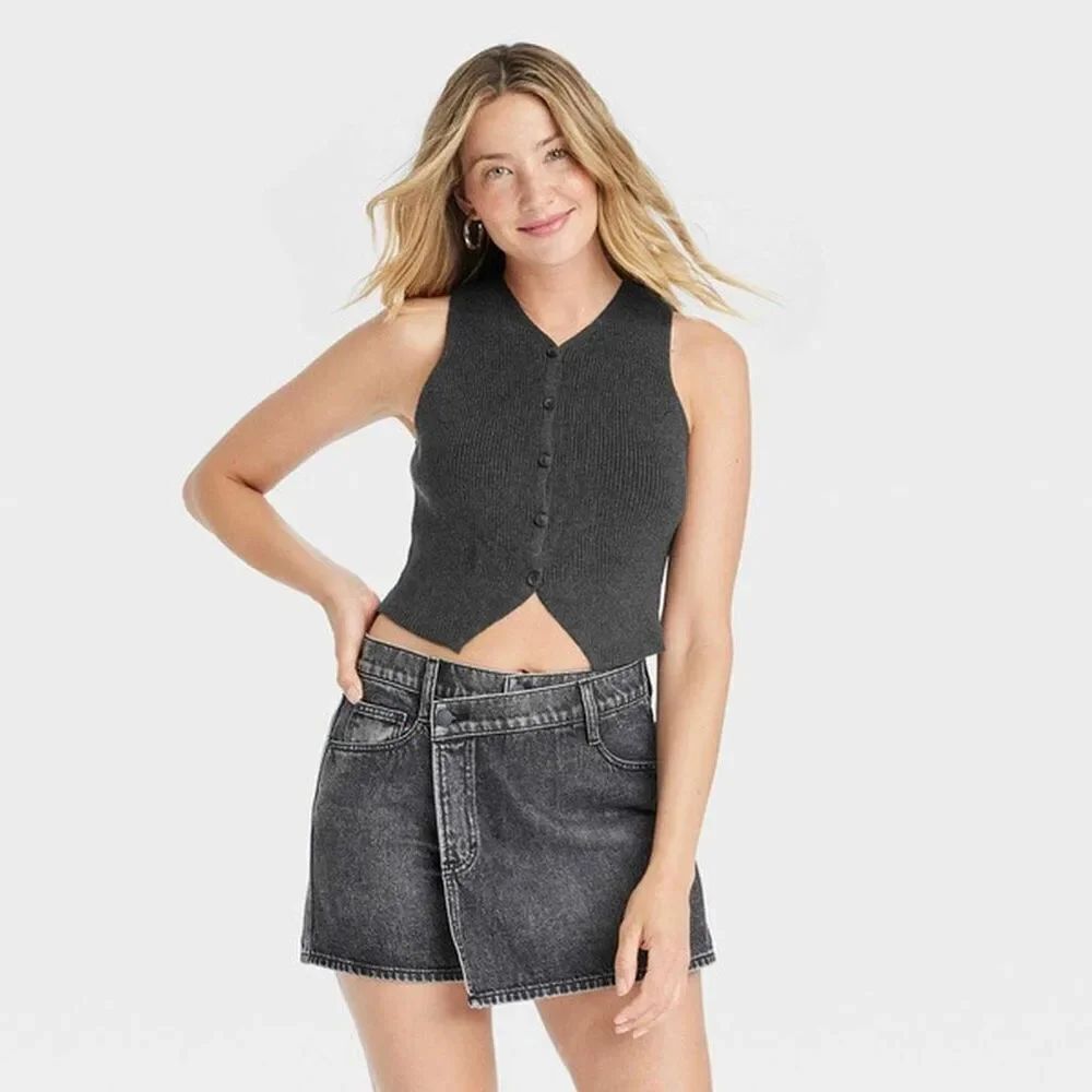 NWT Universal Thread Ribbed Knit Button-Front Sweater Vest – Size Small
